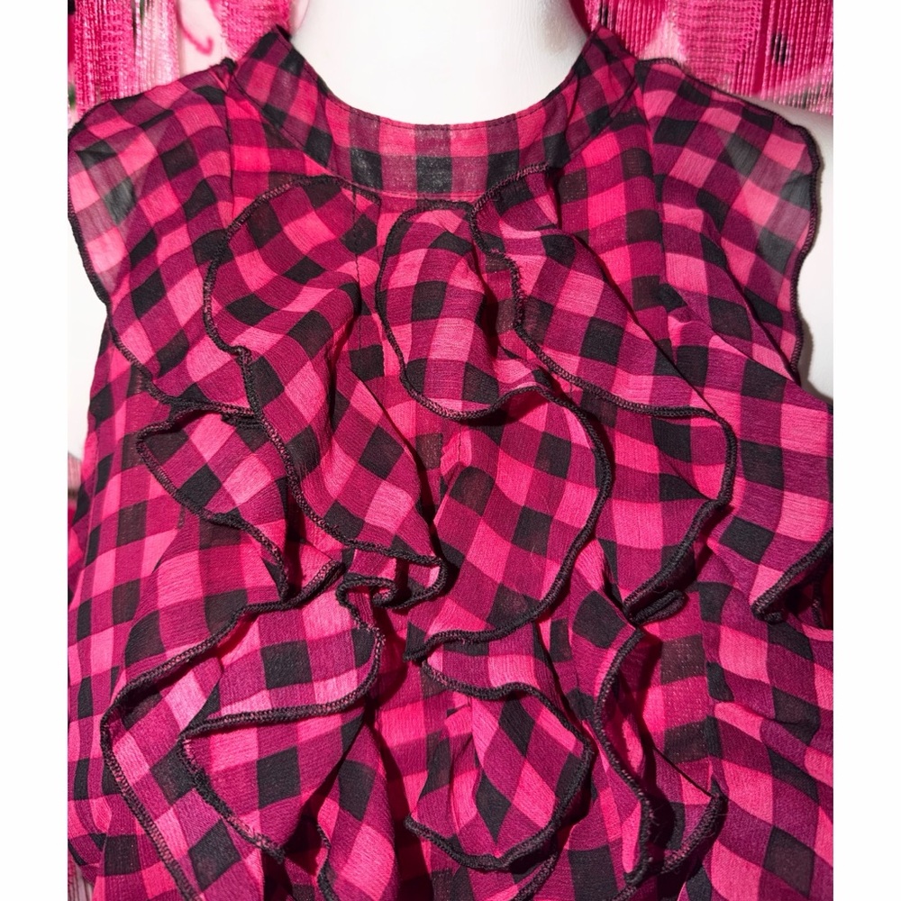 🩷🖤 Chic Checkered Ruffle Blouse - Picture 3 of 8